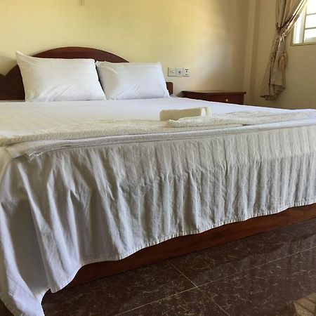 The Moonflower Bungalow Hotel Sihanoukville Kültér fotó