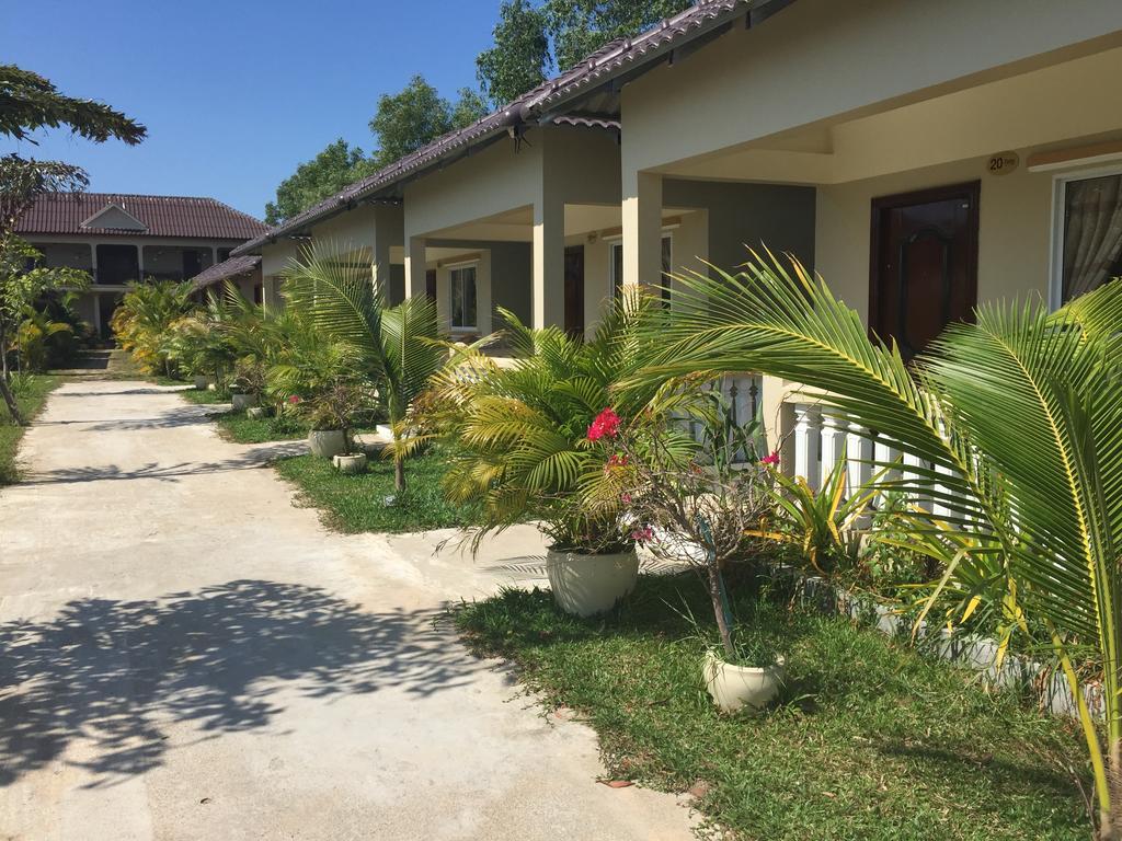The Moonflower Bungalow Hotel Sihanoukville Kültér fotó