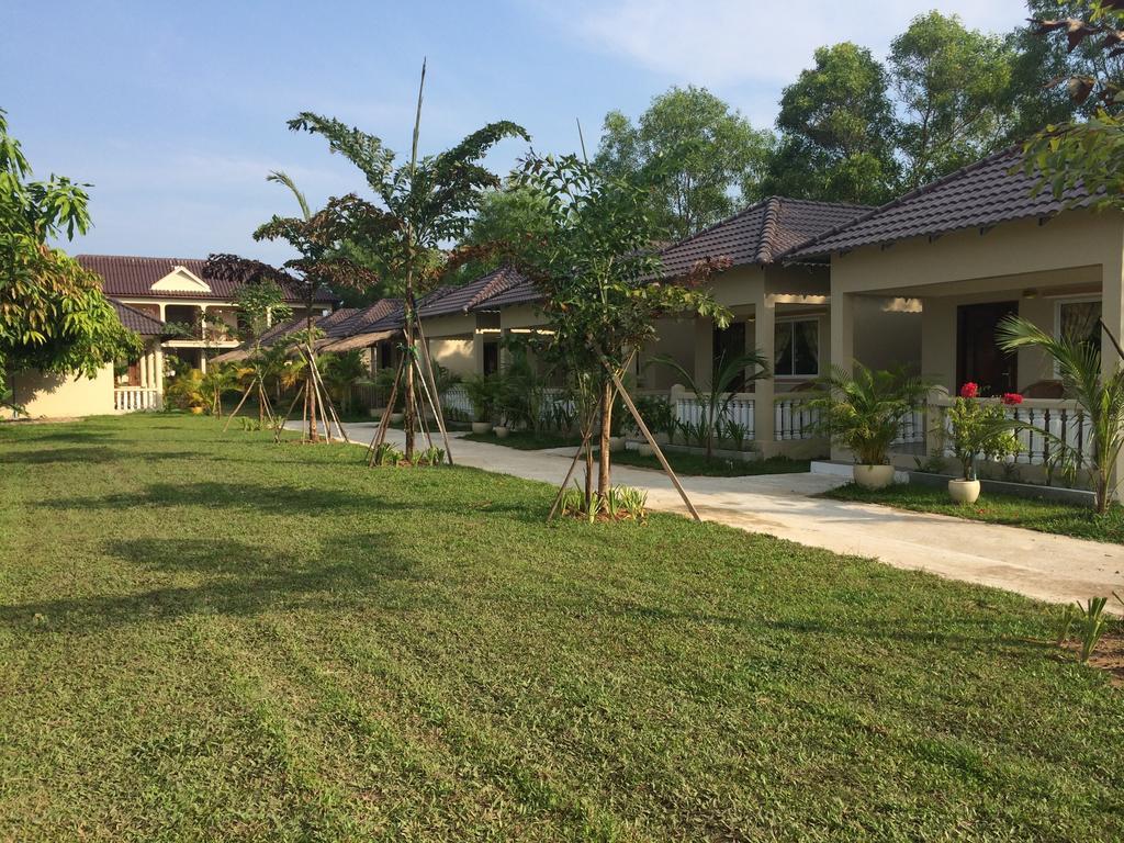 The Moonflower Bungalow Hotel Sihanoukville Kültér fotó