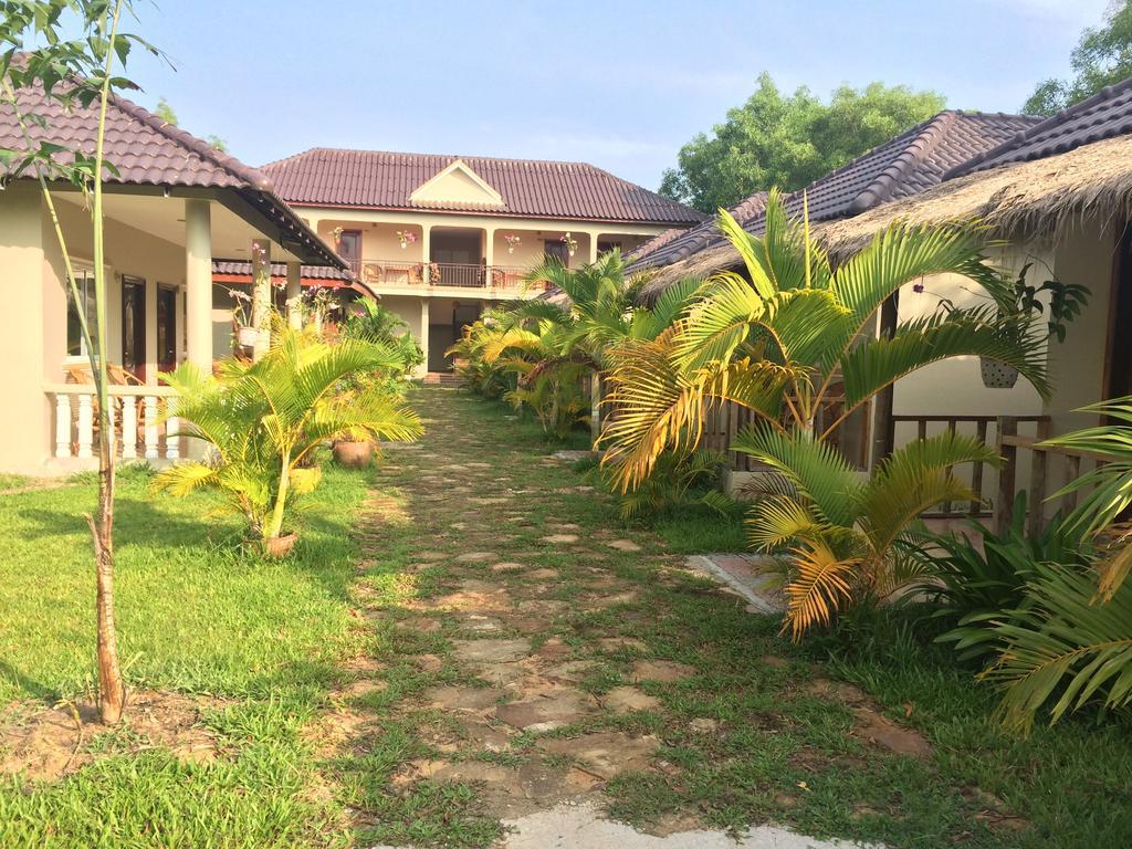 The Moonflower Bungalow Hotel Sihanoukville Kültér fotó