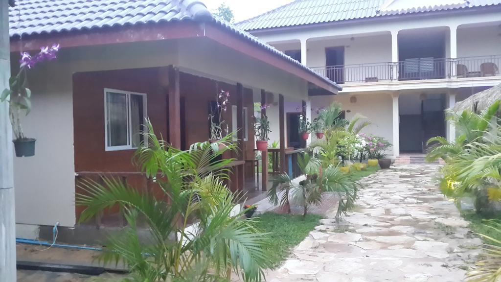 The Moonflower Bungalow Hotel Sihanoukville Kültér fotó