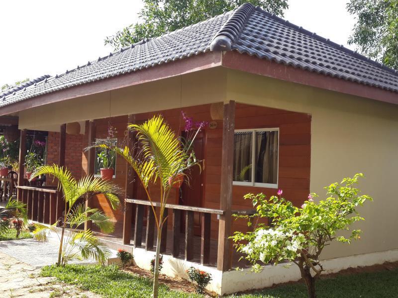 The Moonflower Bungalow Hotel Sihanoukville Kültér fotó