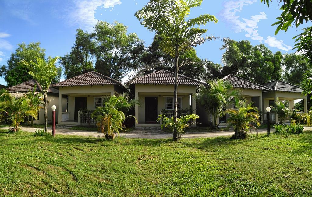 The Moonflower Bungalow Hotel Sihanoukville Kültér fotó