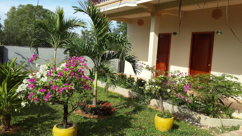 The Moonflower Bungalow Hotel Sihanoukville Szoba fotó